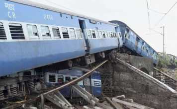 Twin derailment in Harda